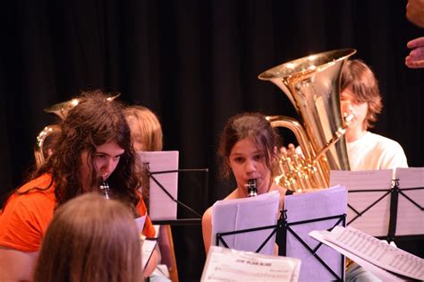 Das Geheimnisvolle Konzert von Essam: Ein Abend voller Musik und Überraschungen