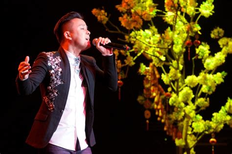 Journey to Hanoi: Justin Nguyễn - Der Vietnamese Popstar erobert die Bühne!